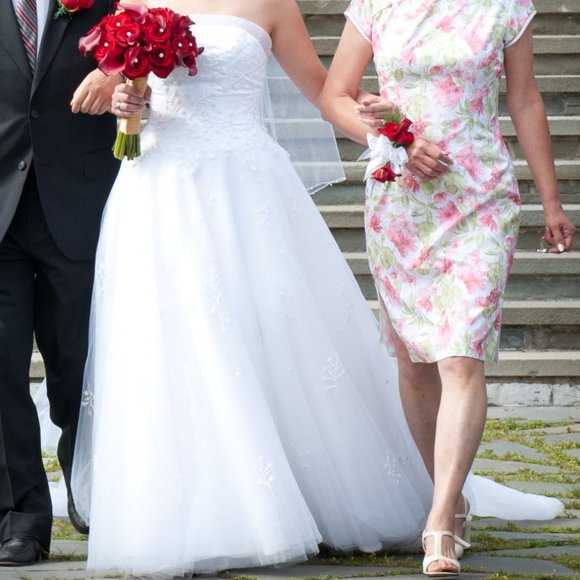 MORI LEE Wedding Dress - Picture 3 of 9